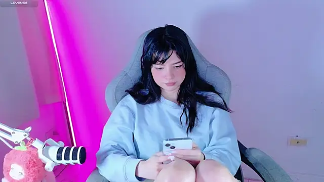 Snapshot of stephybrown chatting on 06-06-26, 12:38 stephybrown online show from 06-06-26, 12:38