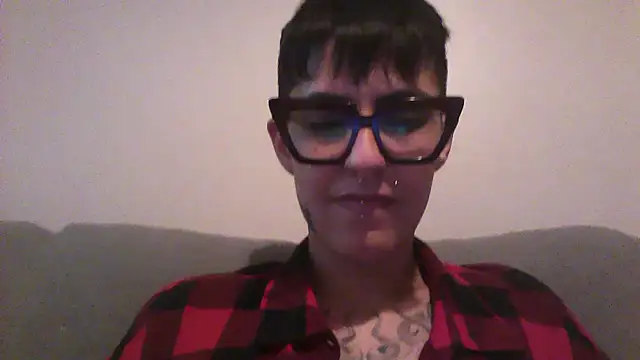 Snapshot of nickfxx chatting on 10-21-25, 11:05 nickfxx online show from 10-21-25, 11:05