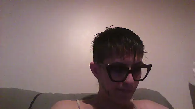 Snapshot of nickfxx chatting on 10-23-25, 12:10 nickfxx online show from 10-23-25, 12:10