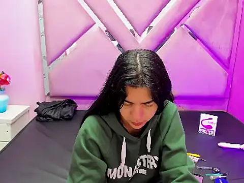 IsisRouse online show from 03-07-25, 02:46