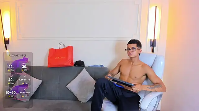 Paradise boy s online show from 01-10-26, 07:37