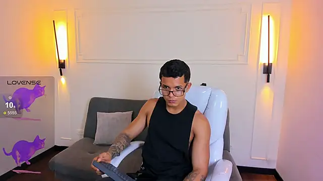 Paradise boy s online show from 03-16-26, 06:23