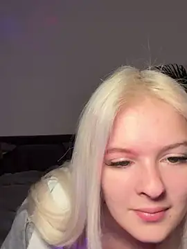 Snapshot of Allylove03 chatting on 01-04-25, 07:13 Allylove03 online show from 01-04-25, 07:13