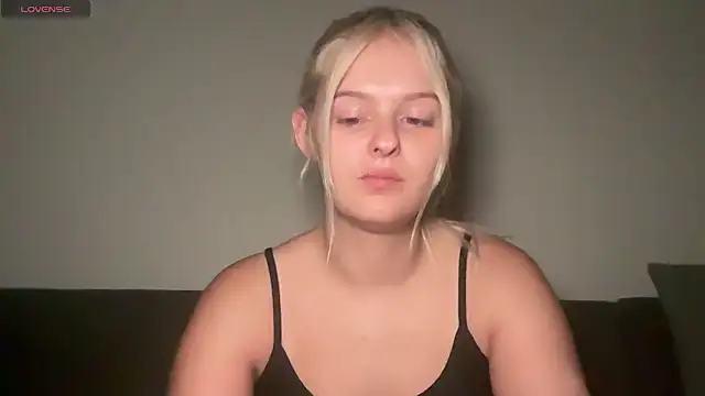 Snapshot of Allylove03 chatting on 11-09-25, 05:11 Allylove03 online show from 11-09-25, 05:11