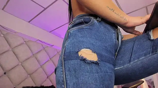 alessiaferry online show from 09-29-25, 02:55