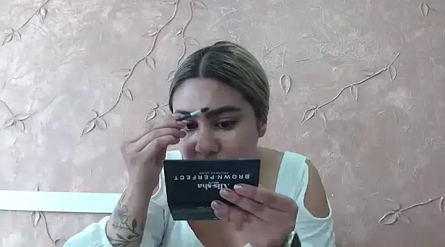 Miabonnett  online show from 01-25-25, 01:08