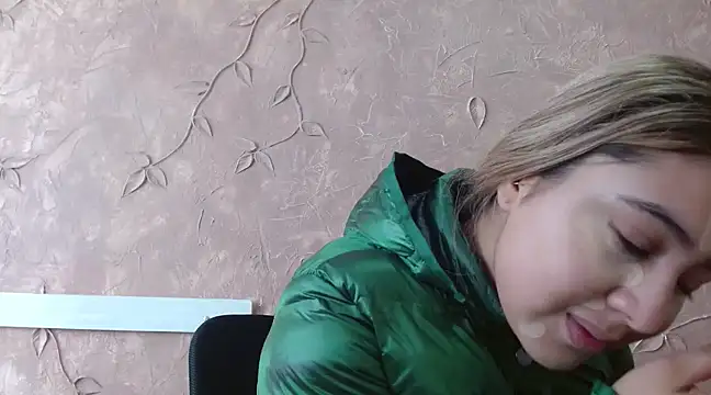 Miabonnett  online show from 02-08-25, 01:11