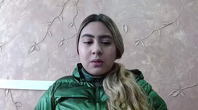 Miabonnett  online show from 02-20-25, 12:04