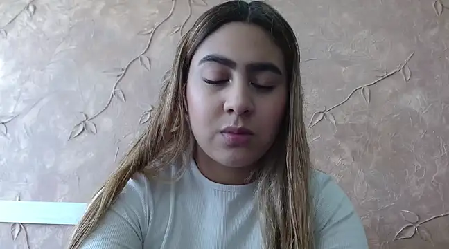 Miabonnett  online show from 02-21-25, 12:06