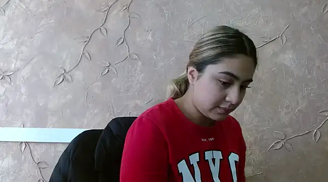 Miabonnett  online show from 03-11-25, 12:06