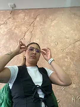 Miabonnett  online show from 03-21-25, 06:18