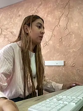 Miabonnett  online show from 09-15-25, 11:54