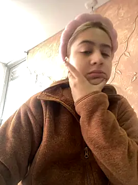 Miabonnett  online show from 10-21-25, 12:06