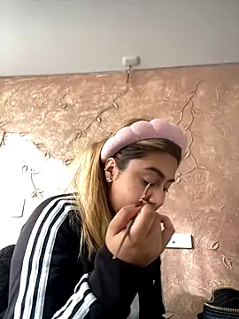 Miabonnett  online show from 12-05-25, 12:25