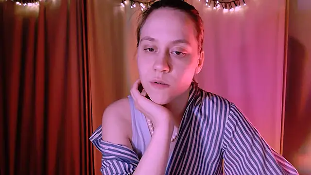 Snapshot of Malinax chatting on 12-06-24, 10:30 Malinax online show from 12-06-24, 10:30