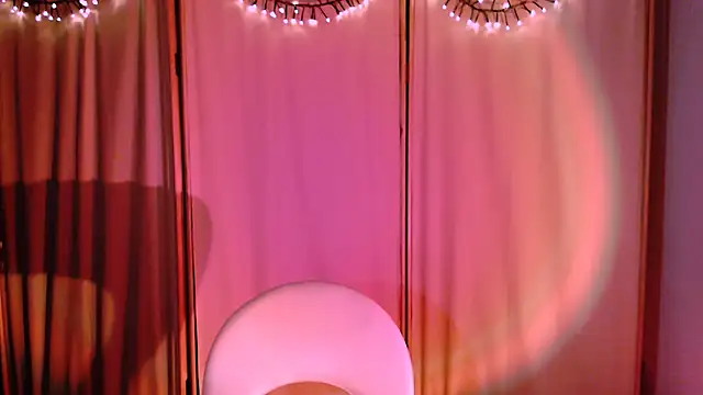 Snapshot of Malinax chatting on 12-08-24, 10:25 Malinax online show from 12-08-24, 10:25