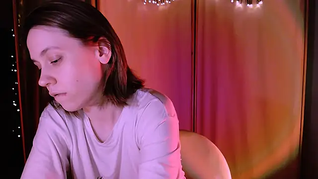 Snapshot of Malinax chatting on 12-20-24, 10:54 Malinax online show from 12-20-24, 10:54