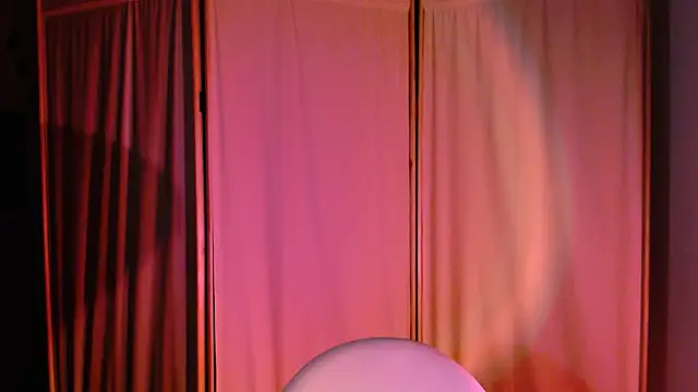 Snapshot of Malinax chatting on 01-19-25, 11:32 Malinax online show from 01-19-25, 11:32