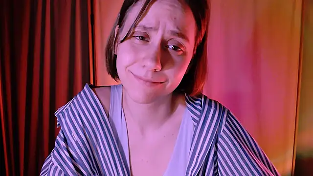 Snapshot of Malinax chatting on 02-14-25, 01:56 Malinax online show from 02-14-25, 01:56