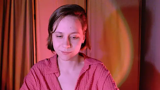 Snapshot of Malinax chatting on 02-18-25, 01:32 Malinax online show from 02-18-25, 01:32