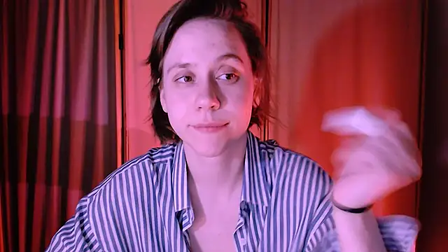 Snapshot of Malinax chatting on 03-01-25, 12:39 Malinax online show from 03-01-25, 12:39