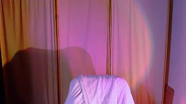 Snapshot of Malinax chatting on 09-29-25, 10:14 Malinax online show from 09-29-25, 10:14