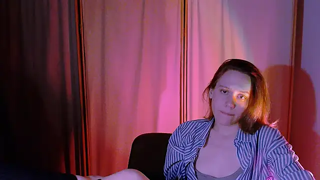 Snapshot of Malinax chatting on 10-10-25, 10:53 Malinax online show from 10-10-25, 10:53