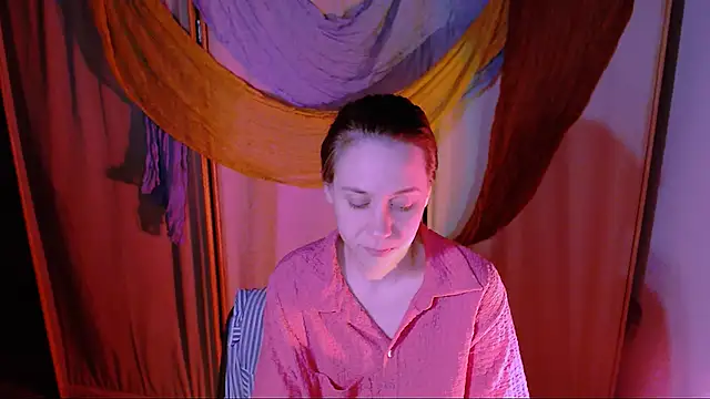 Snapshot of Malinax chatting on 10-30-25, 10:32 Malinax online show from 10-30-25, 10:32