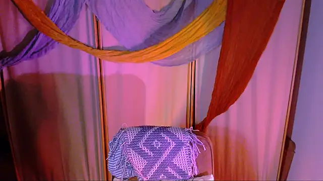 Snapshot of Malinax chatting on 11-21-25, 10:41 Malinax online show from 11-21-25, 10:41