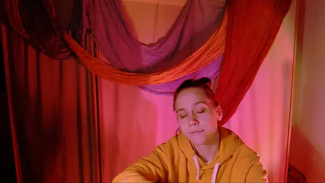 Snapshot of Malinax chatting on 12-01-25, 10:37 Malinax online show from 12-01-25, 10:37