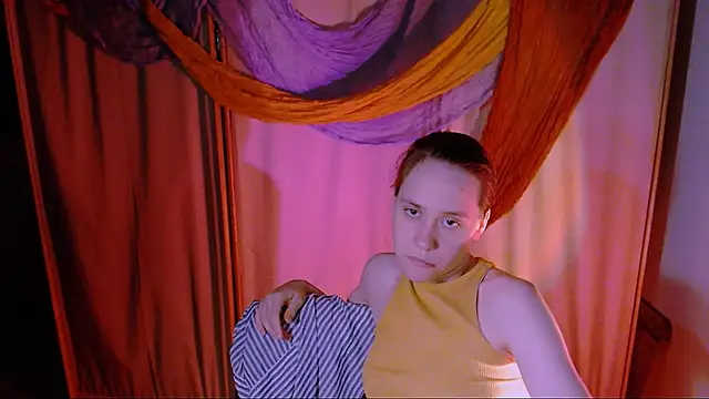 Snapshot of Malinax chatting on 12-04-25, 10:18 Malinax online show from 12-04-25, 10:18