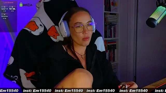 Snapshot of Emili1- chatting on 01-17-25, 02:28 Emili1- online show from 01-17-25, 02:28