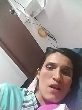 Snapshot of Nathasha_LatinHot chatting on 10-11-25, 07:18 Nathasha LatinHot online show from 10-11-25, 07:18