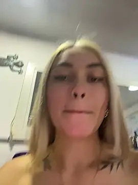 Snapshot of emma_oxford chatting on 01-23-25, 08:35 emma oxford online show from 01-23-25, 08:35