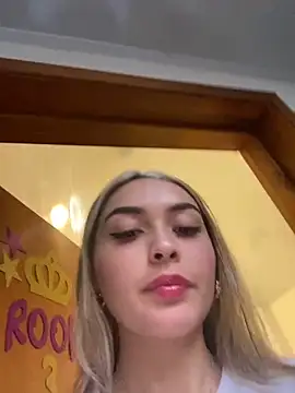 Snapshot of emma_oxford chatting on 01-27-25, 09:11 emma oxford online show from 01-27-25, 09:11