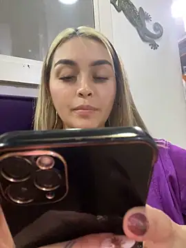 Snapshot of emma_oxford chatting on 01-31-25, 03:09 emma oxford online show from 01-31-25, 03:09