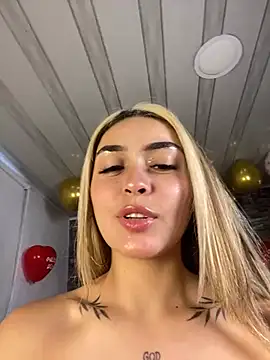 Snapshot of emma_oxford chatting on 02-15-25, 09:04 emma oxford online show from 02-15-25, 09:04