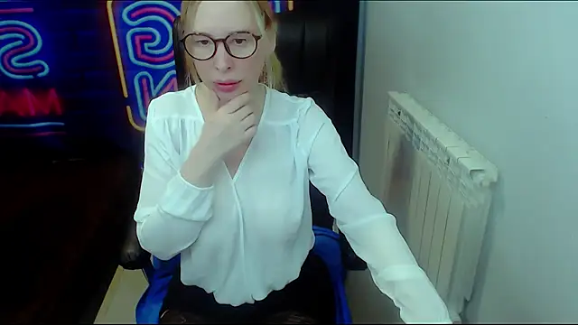 Snapshot of kerakiss877 chatting on 02-19-25, 08:20 kerakiss877 online show from 02-19-25, 08:20