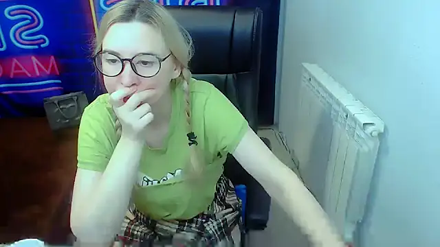 Snapshot of kerakiss877 chatting on 02-22-25, 08:53 kerakiss877 online show from 02-22-25, 08:53