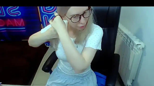 Snapshot of kerakiss877 chatting on 03-19-25, 08:43 kerakiss877 online show from 03-19-25, 08:43