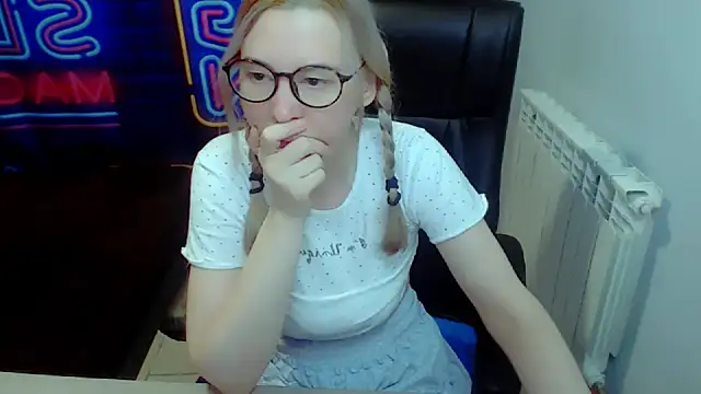 Snapshot of kerakiss877 chatting on 03-22-25, 04:45 kerakiss877 online show from 03-22-25, 04:45