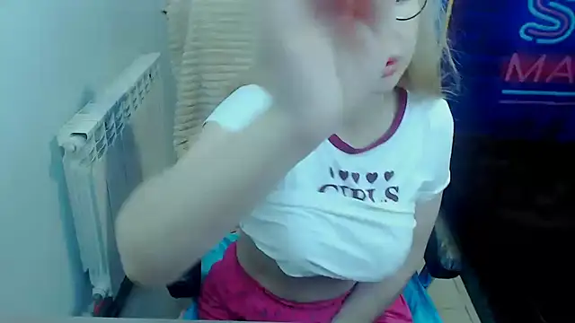 Snapshot of kerakiss877 chatting on 11-09-25, 05:39 kerakiss877 online show from 11-09-25, 05:39