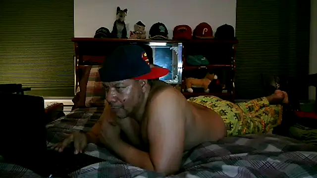 Snapshot of pimpdaddy4ever chatting on 02-19-25, 02:44 pimpdaddy4ever online show from 02-19-25, 02:44