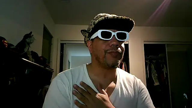 Snapshot of pimpdaddy4ever chatting on 03-23-25, 12:04 pimpdaddy4ever online show from 03-23-25, 12:04