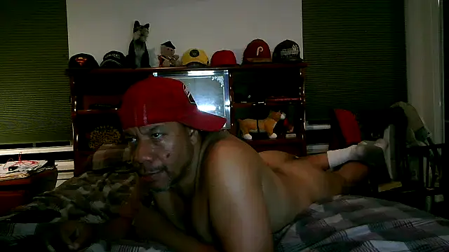 Snapshot of pimpdaddy4ever chatting on 10-24-25, 06:54 pimpdaddy4ever online show from 10-24-25, 06:54