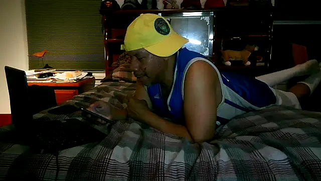 Snapshot of pimpdaddy4ever chatting on 11-28-25, 01:08 pimpdaddy4ever online show from 11-28-25, 01:08