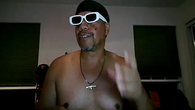 Snapshot of pimpdaddy4ever chatting on 12-02-25, 02:39 pimpdaddy4ever online show from 12-02-25, 02:39