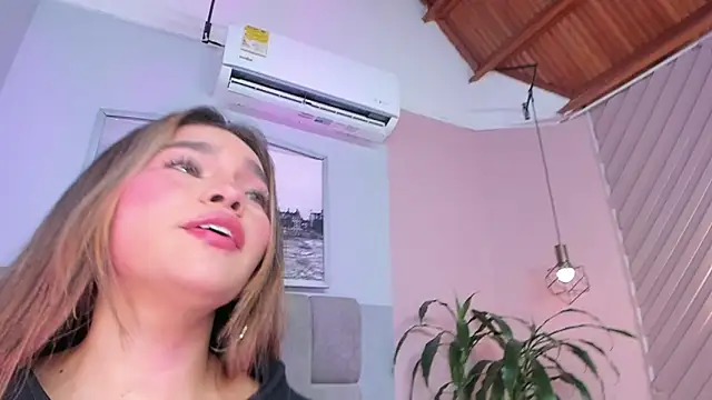 selene tylor  online show from 04-04-26, 08:06