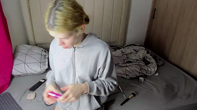 Snapshot of melo_prin chatting on 10-20-25, 07:31 melo prin online show from 10-20-25, 07:31