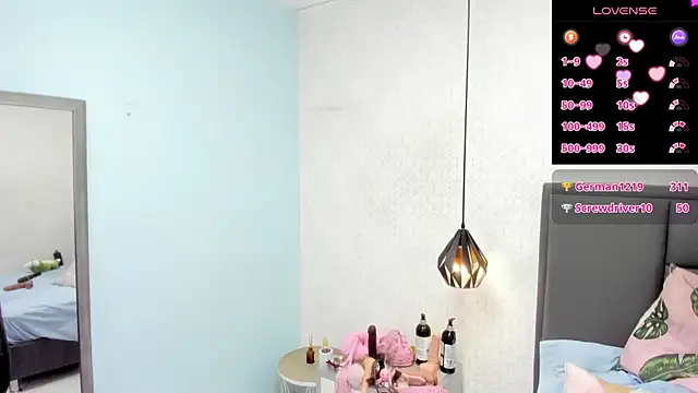 Snapshot of MADISON_ROWAN1 chatting on 02-21-25, 06:29 MADISON ROWAN1 online show from 02-21-25, 06:29